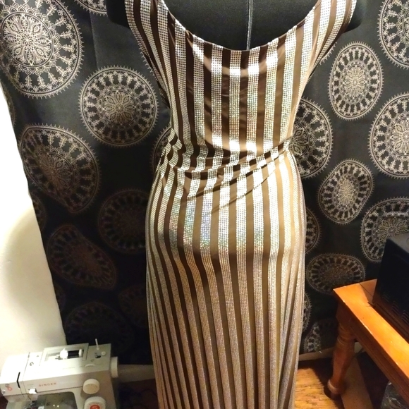 Sleeveless striped Dress - Picture 2 of 2